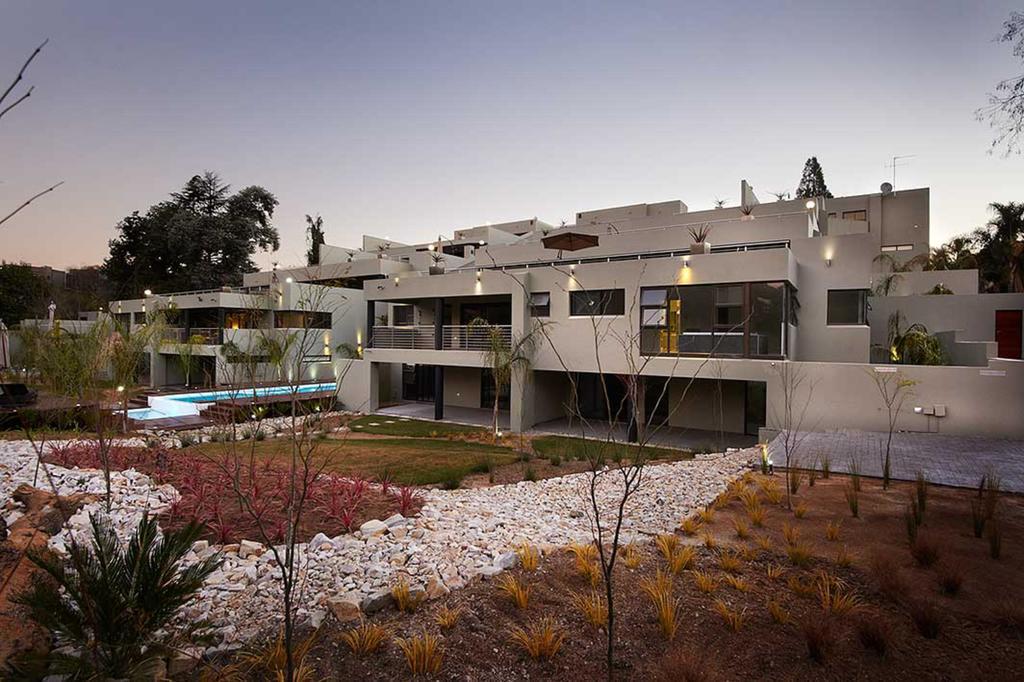 Dynasty Forest Sandown Self Catering Hotel Johannesburg Eksteriør billede